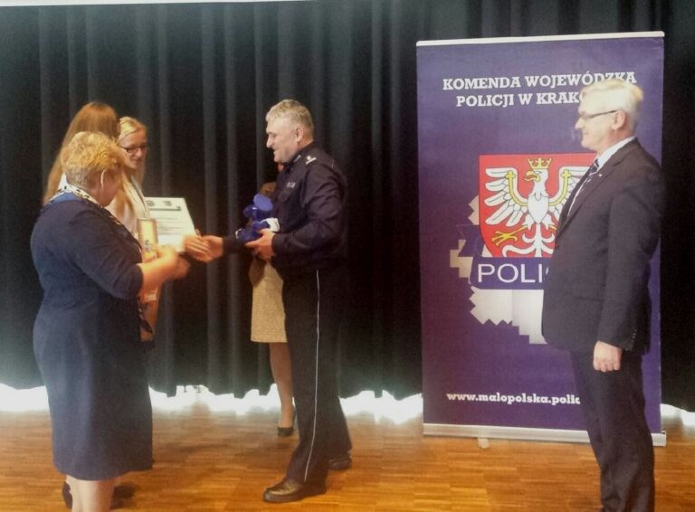 Zintegrowana polityka bezpieczeństwa szkoła promująca bezpieczeństwo